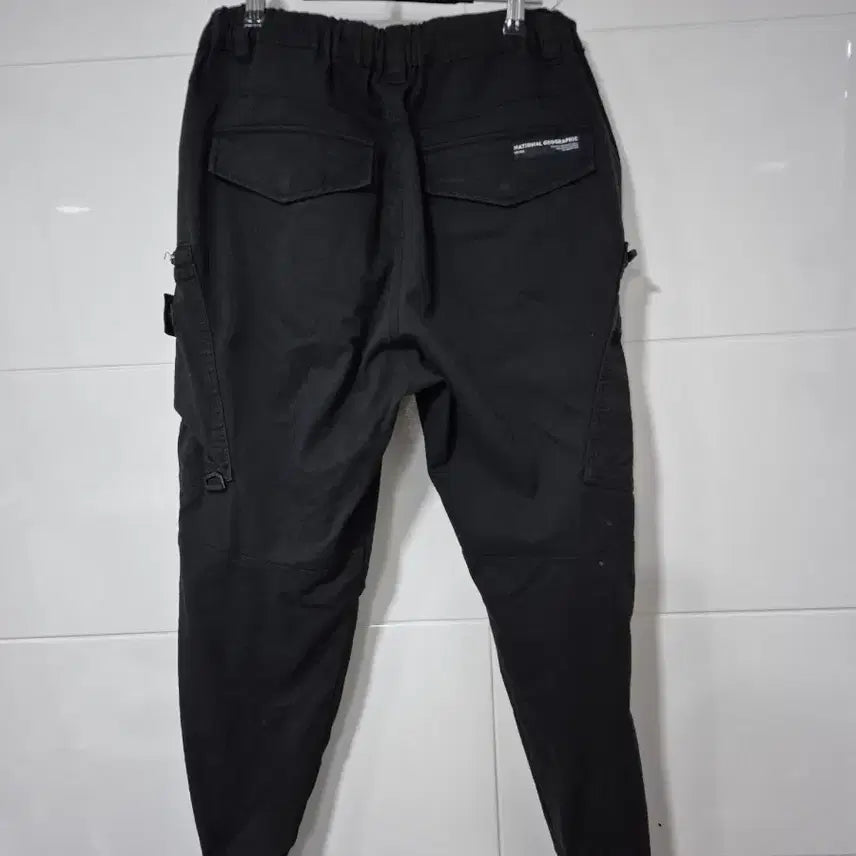 [BUNJANG] National Geographic Black Cargo Jogger Pants (Size 30-32) / 내셔널지오그래픽 블랙 카고 조거팬츠30~32ㅎ