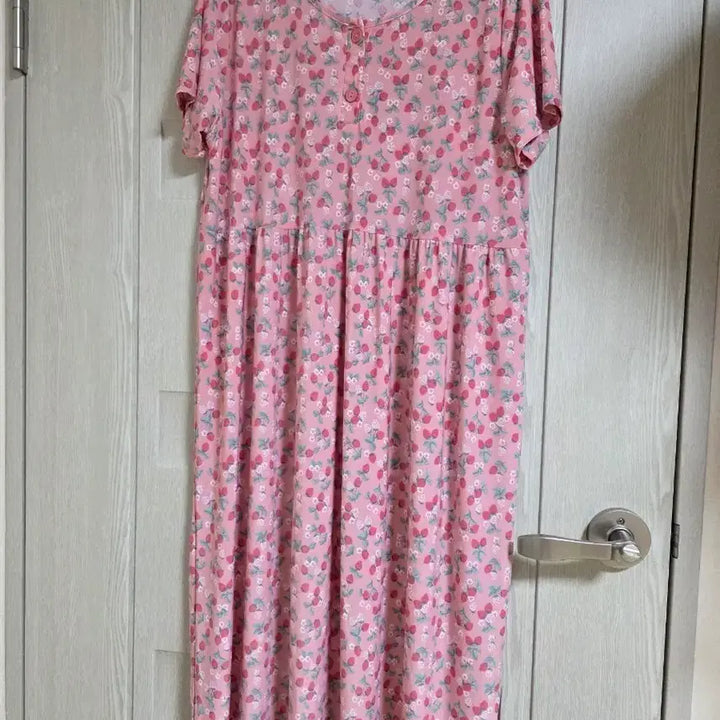 [BUNJANG] Strawberry Refrigerator One-Piece Pajama / 딸기 냉장고원피스 파자마/잠옷