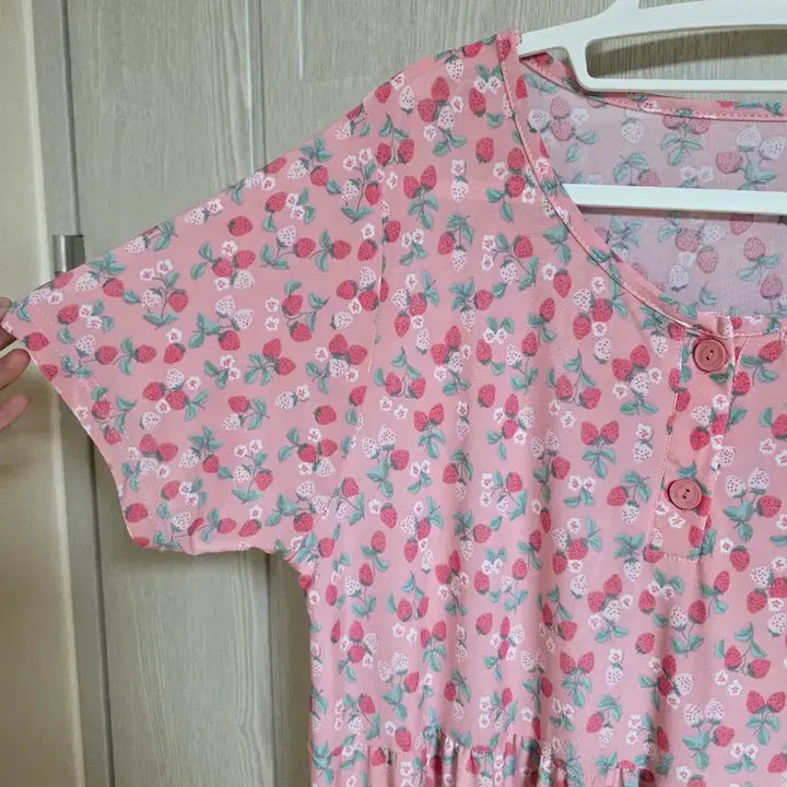 [BUNJANG] Strawberry Refrigerator One-Piece Pajama / 딸기 냉장고원피스 파자마/잠옷