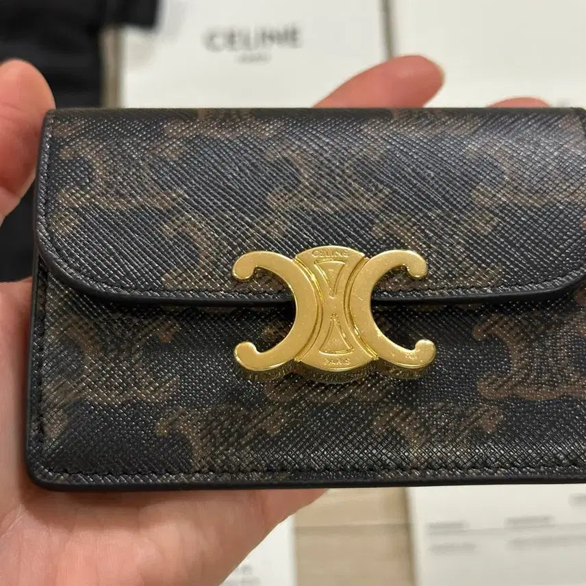 [BUNJANG] Celine Triomphe Flap Card Holder Triomphe Canvas Tan / [셀린느] 트리옹프 플랩 카드 지갑 - 트리옹프 캔버스(탄)