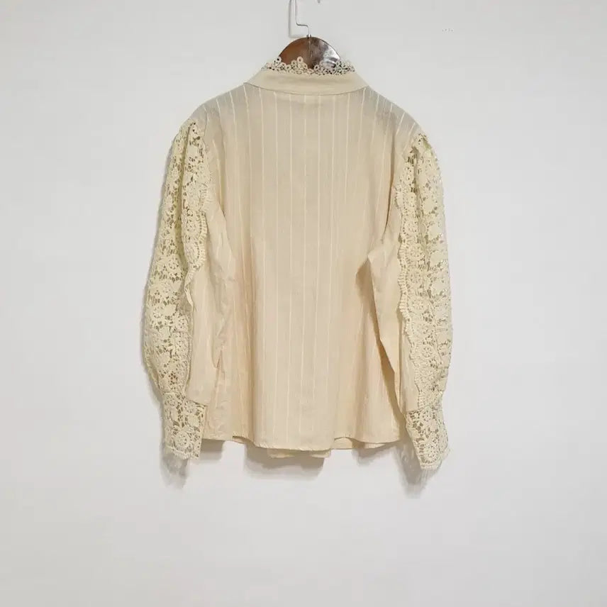 [BUNJANG] Eyelet Pearl Blouse / 아일렛 진주 블라우스