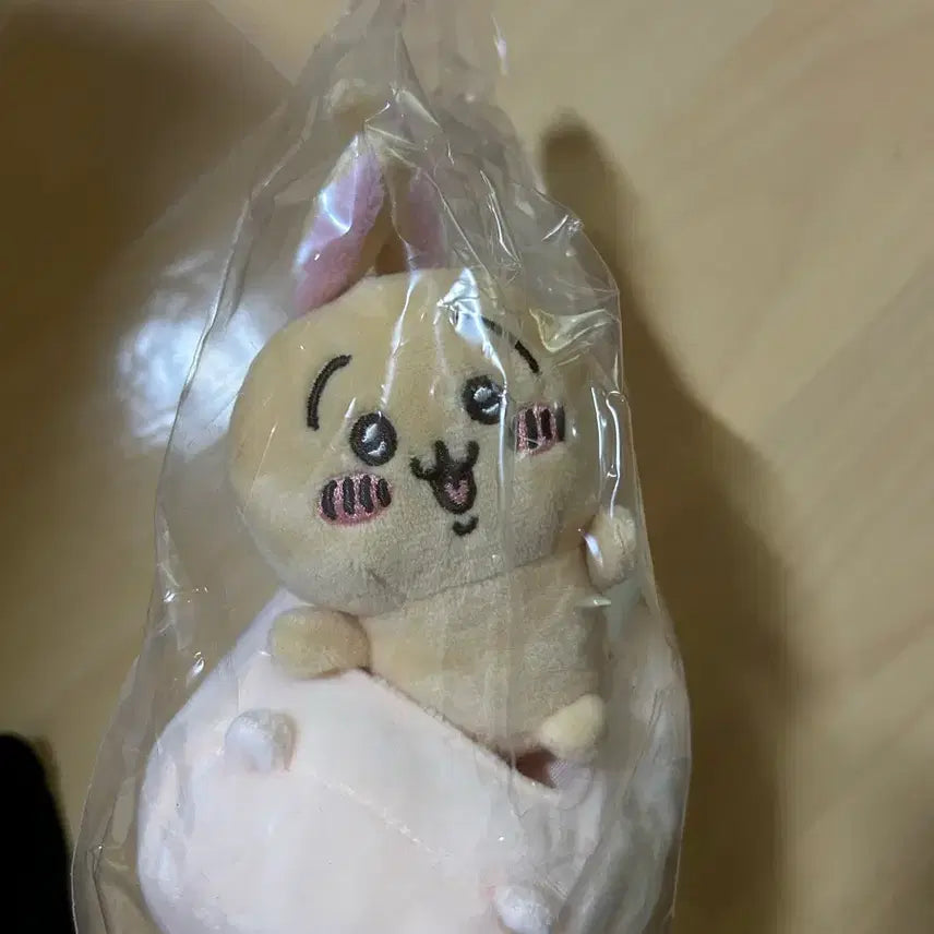 [BUNJANG] Chiikawa Usagi Mascot Plush / 자동차 우사기 마스코트 치이카와 인형