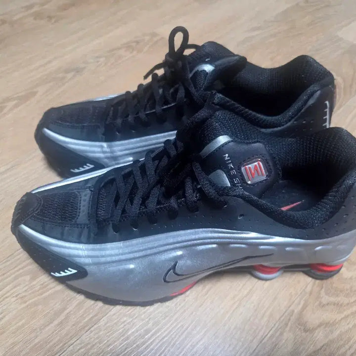 [BUNJANG] Nike Shox R4 Metallic Silver Red Sneakers (265) / 나이키 샥스 R4 메탈릭 실버 레드 (265)