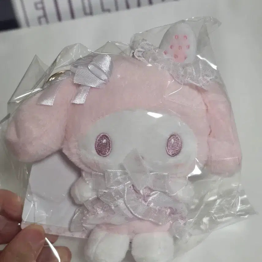[BUNJANG] Sanrio Shiroichigo Mascot Plush Keychain (Re-release Version) / [산리오] 시로이치고 마스코트 인형 재발매 버전