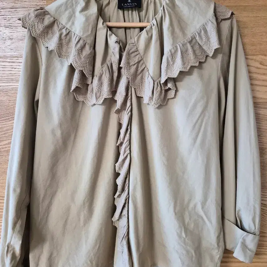 [BUNJANG] Lanvin Collection Beige Frill Blouse / 랑방 프릴 블라우스 셔츠