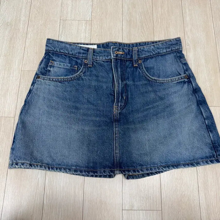 [BUNJANG] Zara Denim Skirt Shorts (M) / (M)자라 청치마 청반바지 치마바지(거의새거)(마지막가격)