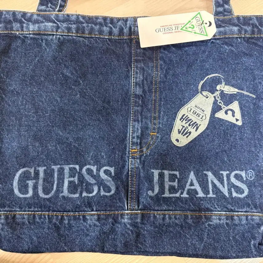 [BUNJANG] Guess Seongsu Engraved Bag / 현진 게스 성수 팝업 각인가방 (당일 배송 가능)