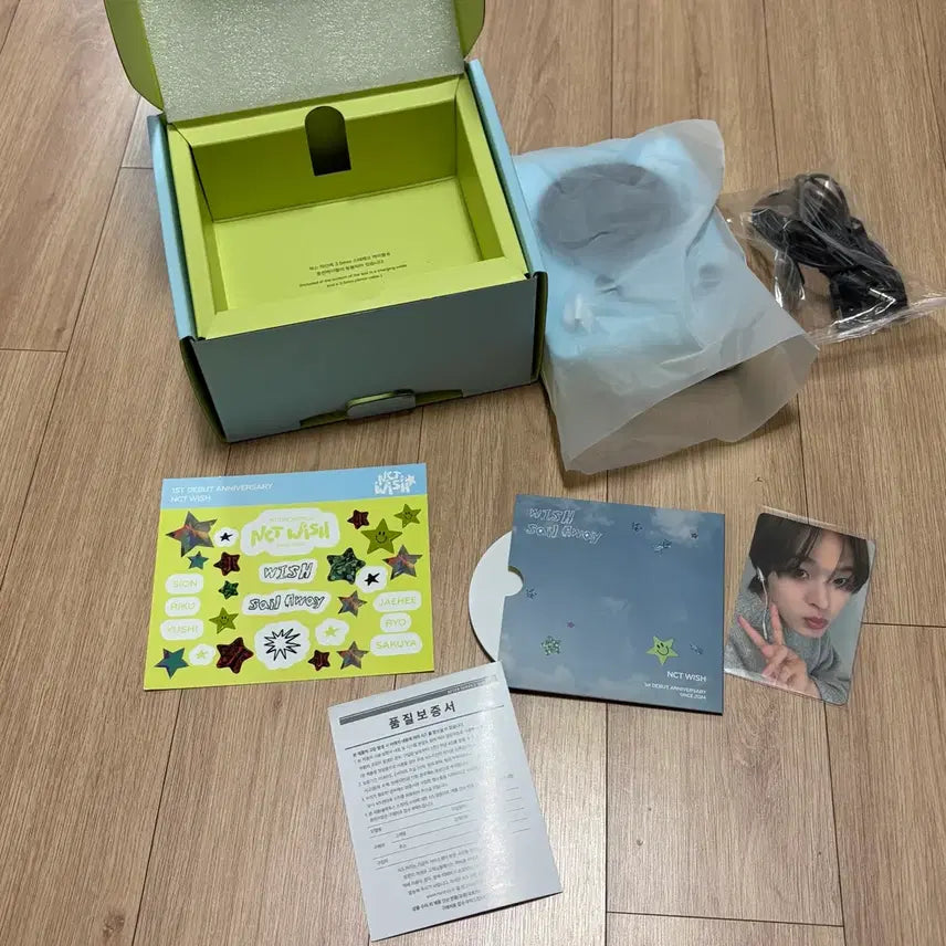 [BUNJANG] NCT WISH 1st Anniversary MD Turntable Bluetooth Speaker Riku (Unsealed) / 엔시티 위시 1주년엠디 턴테이블 블루투스 스피커 리쿠