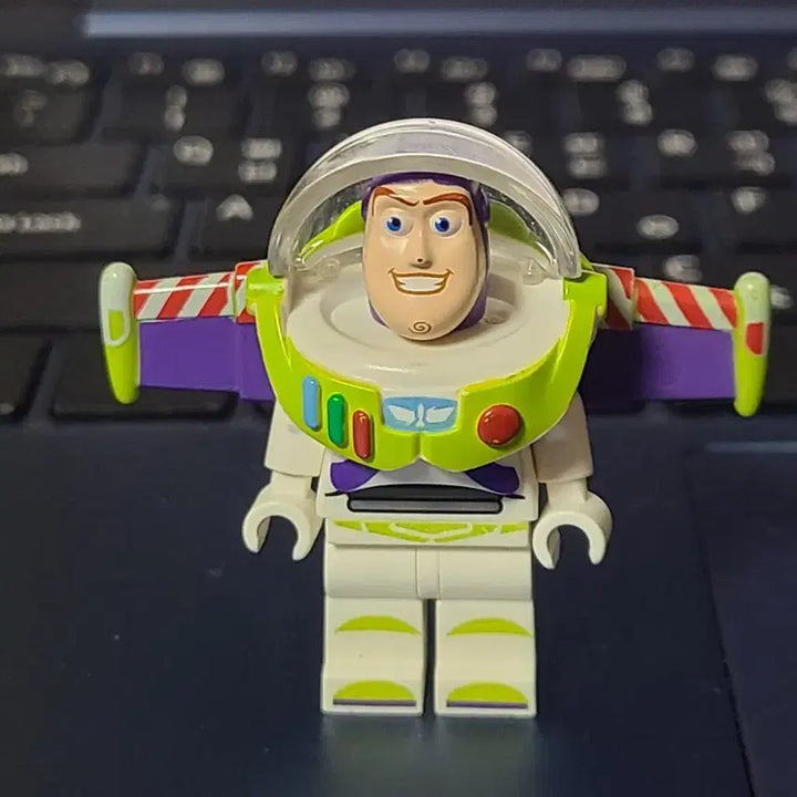 [BUNJANG] LEGO Toy Story Buzz Lightyear / 레고 토이스토리 버즈 라이트이어