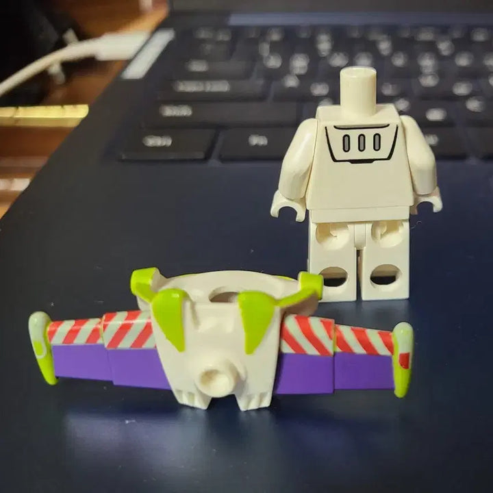 [BUNJANG] LEGO Toy Story Buzz Lightyear / 레고 토이스토리 버즈 라이트이어