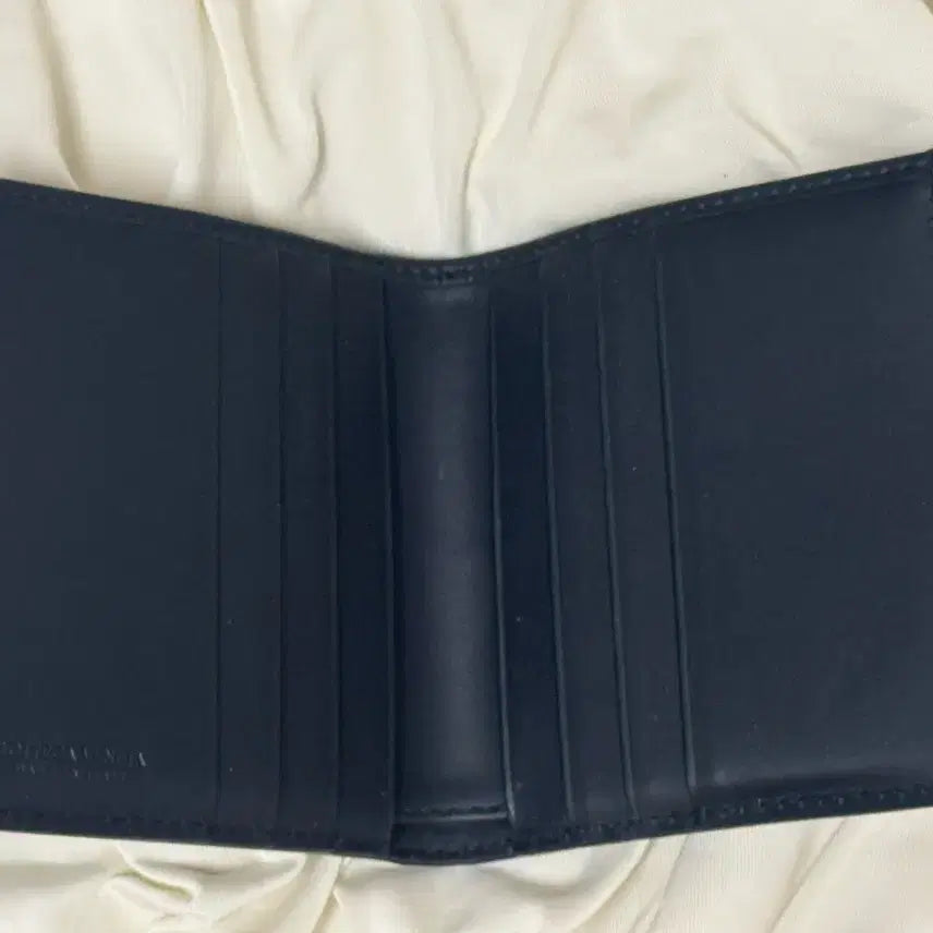 [BUNJANG] Bottega Veneta Intrecciato Bi-fold Wallet Navy / 보테가베네타 인트레치아토 반지갑 네이비