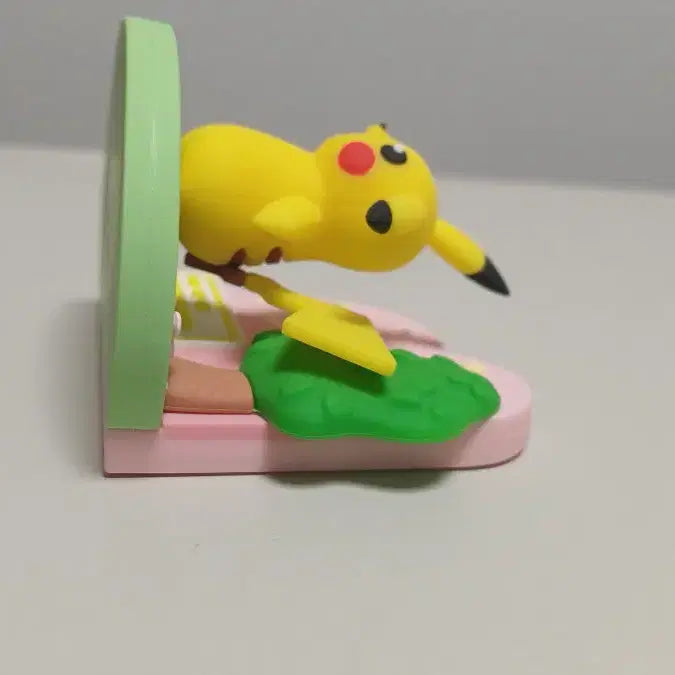 [BUNJANG] Pokemon Energy Plus "Oil King" Pikachu Figure / 포켓몬 에너지플러스 주유왕 피카츄 피규어