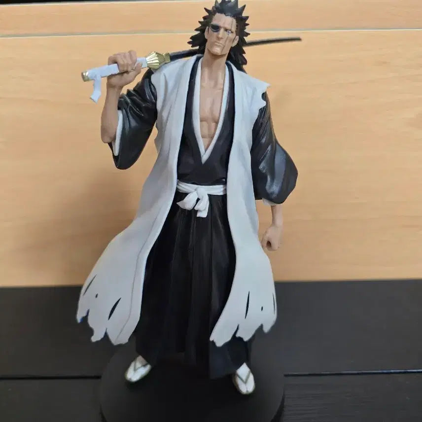[BUNJANG] Banpresto Bleach Kenpachi Zaraki Figure / 반프레스토 블리치 자라키 켄파치