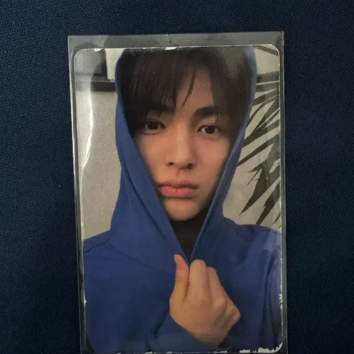 [BUNJANG] ONEUS Gunhee Photocard Red Set / 코르티스 건호 레드레드 포카
