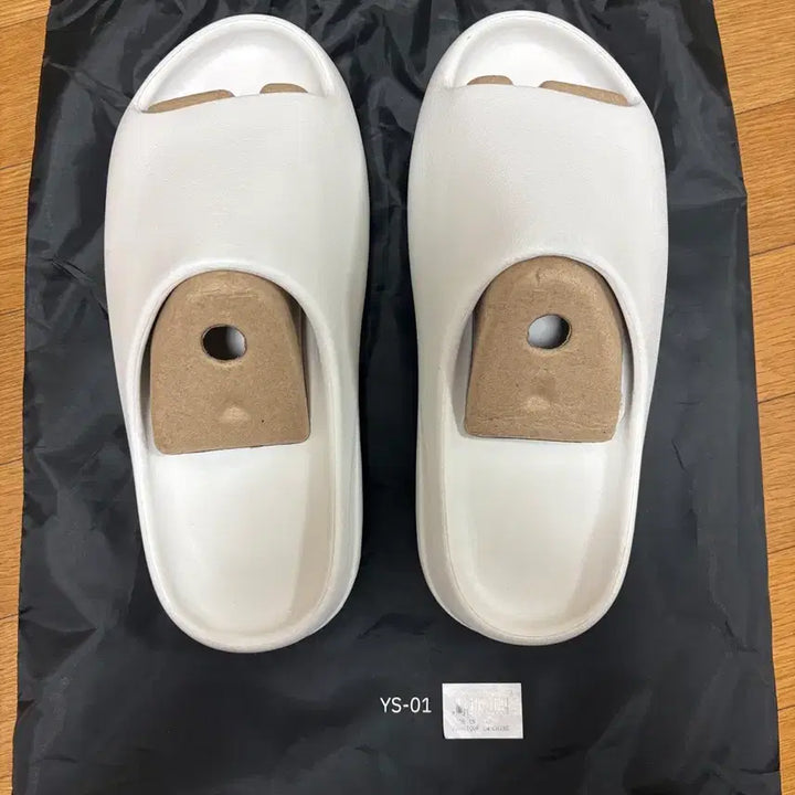 [BUNJANG] Yeezy Slide YS-01 White US 11 / 이지슬라이드 YS-01
