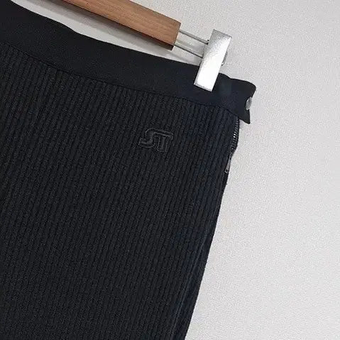 [BUNJANG] System 2022 Knit Slacks Black / 22년 시스템 니트슬랙스