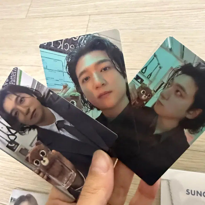 [SOLD OUT] 데이식스 성진 기타 피크 팬던트 목걸이 포카 세트