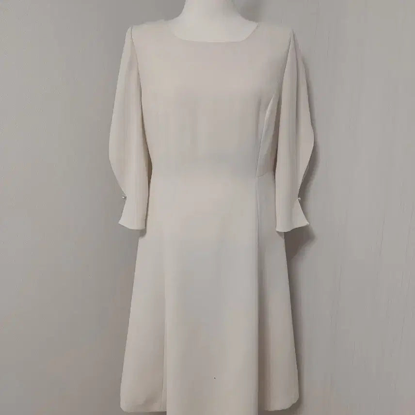 [BUNJANG] Kenneth Lady Cream 100% Polyester Pearl Button Dress / 케네스레이디 원피스 66사이즈 (택달린새상품)