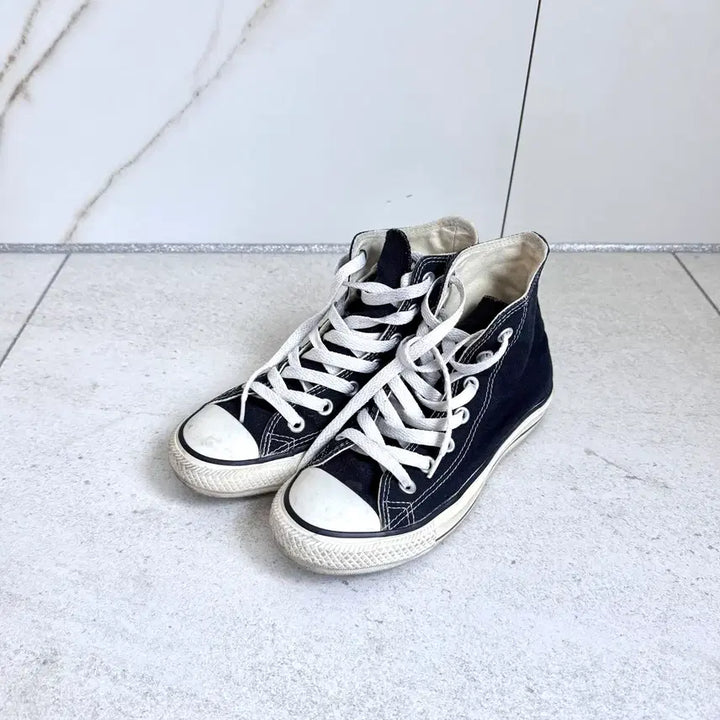 [BUNJANG] Converse Chuck Taylor All Star High Top Shoes / (정품 컨버스) 척테일러 올스타 하이 220 (실제 사이즈 230)
