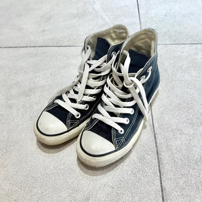 [BUNJANG] Converse Chuck Taylor All Star High Top Shoes / (정품 컨버스) 척테일러 올스타 하이 220 (실제 사이즈 230)