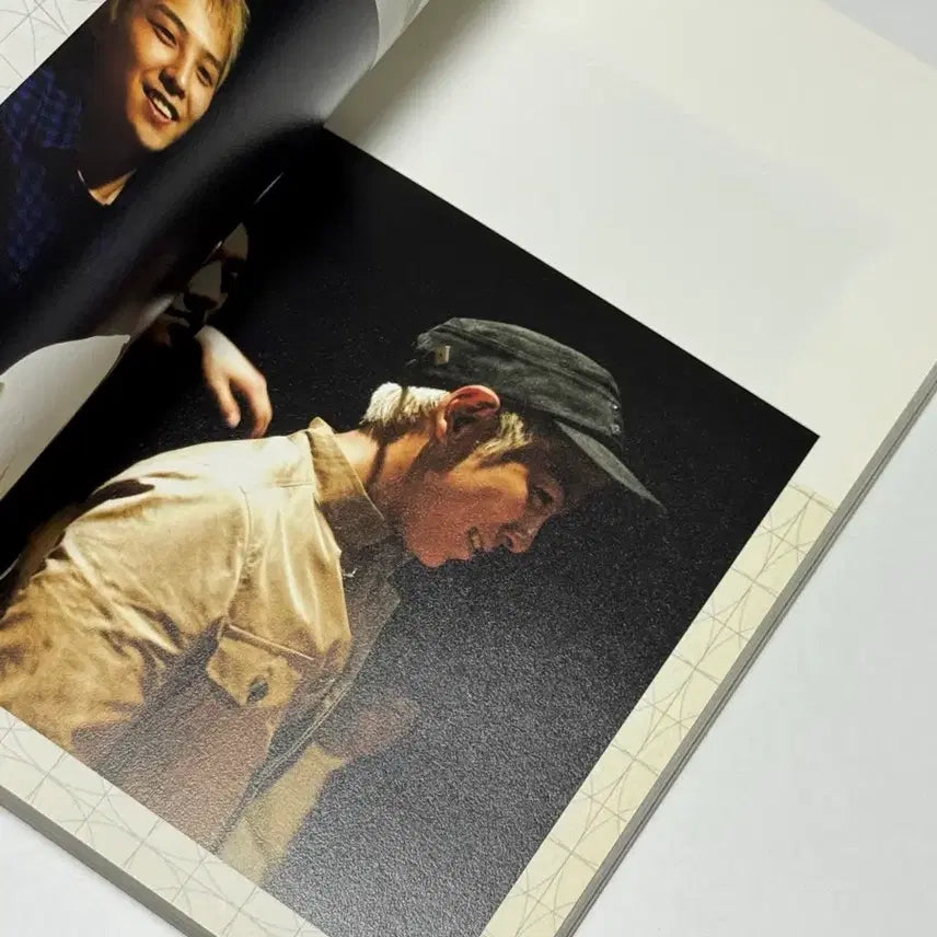 [BUNJANG] BIGBANG 2011 BIGSHOW Live Concert Making DVD &amp; Photobook Set (Unsealed) / 빅뱅 2011 빅쇼 BIGSHOW 라이브 콘서트 메이킹 DVD&amp;포토북(개