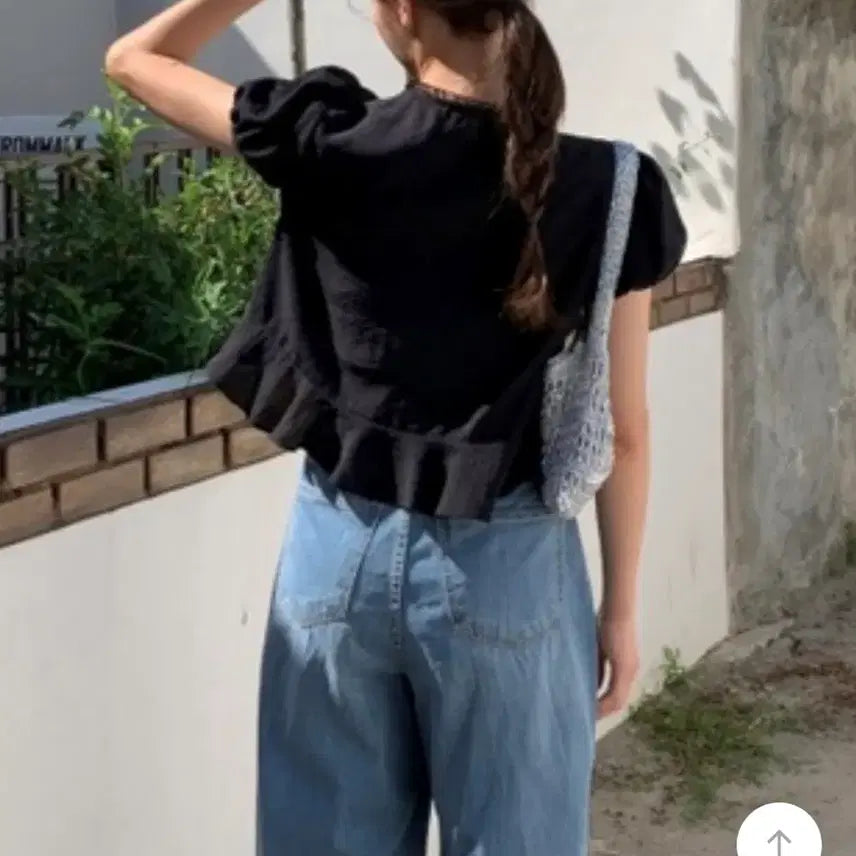 [BUNJANG] Hoy Frill Blouse (Black) / 프릴 블라우스