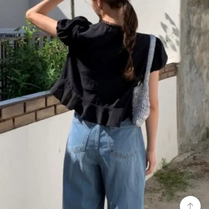 [BUNJANG] Hoy Frill Blouse (Black) / 프릴 블라우스