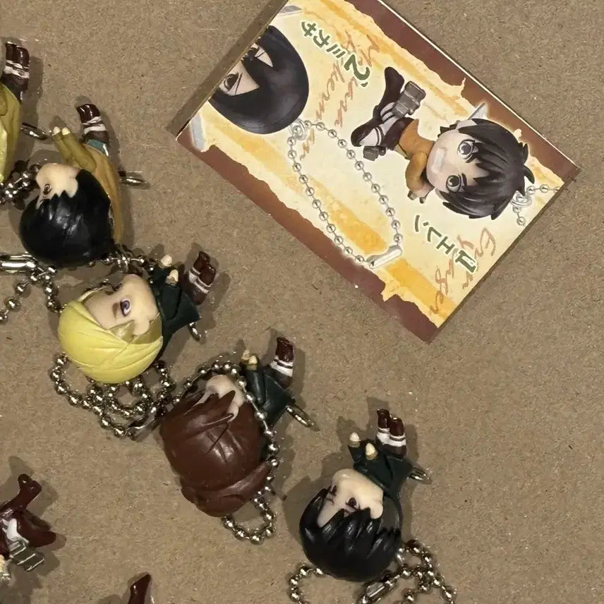 [BUNJANG] Attack on Titan Vintage Long Swing Gacha Bundle Set / 진격거 고전 대롱 스윙 가챠 일괄 (리바이,미카사,에렌)