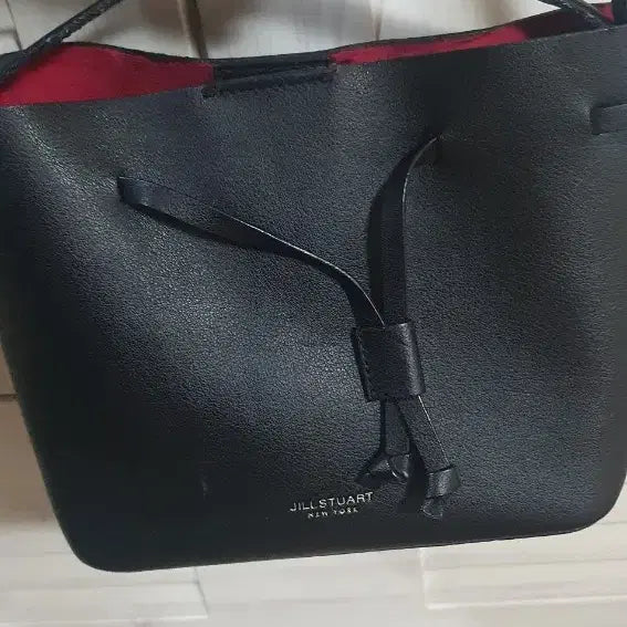 [BUNJANG] JILLSTUART Black Leather Shoulder Bucket Crossbody Bag / 질스튜어트 블랙  숄더백 버킷백   크로스백