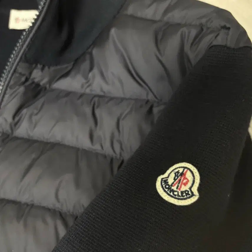 [BUNJANG] Moncler Ann Knit Padding M Size / 몽클레어 니트패딩 m사이즈 판매