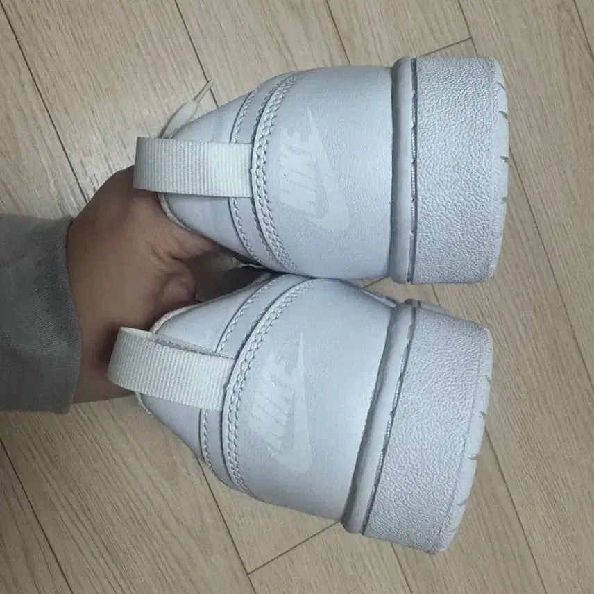 [SOLD OUT] 새상품 급처) 나이키 에어포스 새 운동화 팔아요