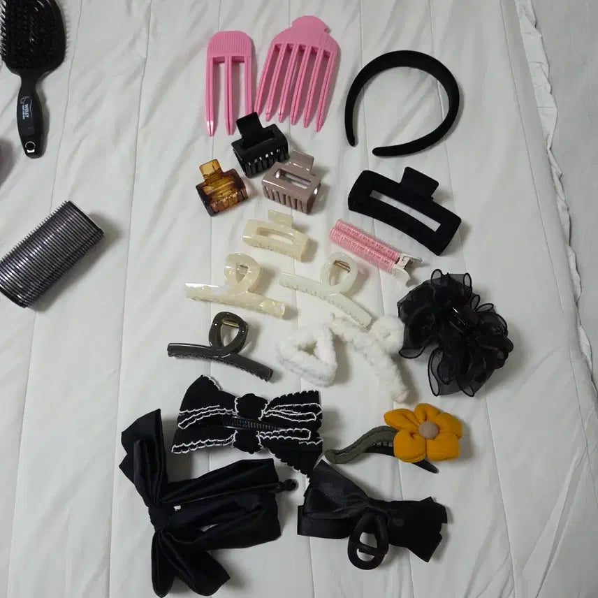 [BUNJANG] Hair Styling Tools Collection: Hairpiece, Headband, Ribbon, Roll Brush, Grips / 헤어미용 도구 모음 / 헤어피스 머리띠 리본 롤빗 그루프 집게 그래비티
