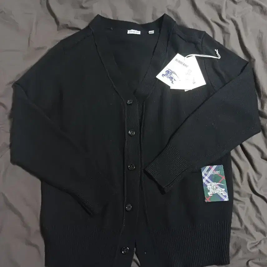 [BUNJANG] Burberry Black Cashmere Cardigan (Size M) / 버버리 블랙 캐시미어 가디건