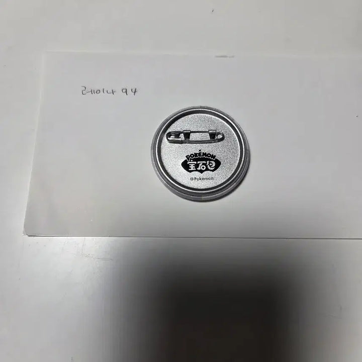 [BUNJANG] Pokemon Eevee Chinese Exclusive Hologram Can Badge / 포켓몬스터카드 이브이 캔뱃지