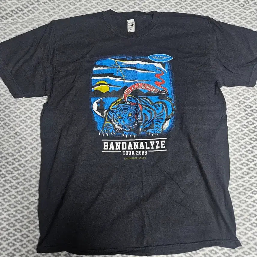 [BUNJANG] Challenger Bandana Rise Tour 2023 T-Shirt Black / 챌린저 반다나라이즈 투어 2023 티셔츠 블랙