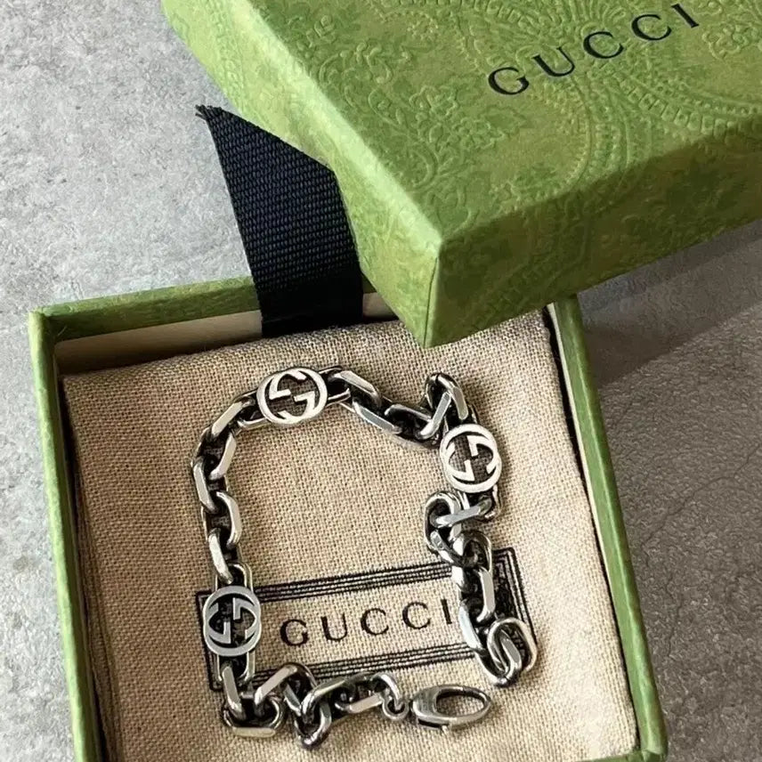 [BUNJANG] Gucci Silver GG Logo Bracelet Unisex / 구찌 실버 GG 로고 팔찌 남녀공용