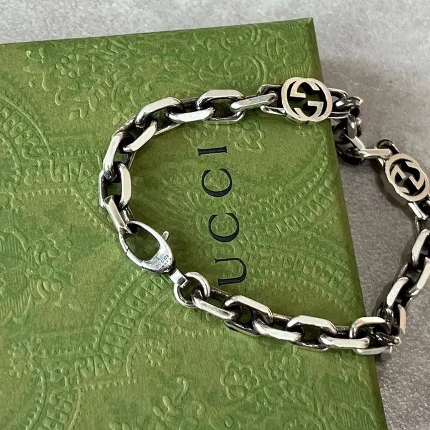 [BUNJANG] Gucci Silver GG Logo Bracelet Unisex / 구찌 실버 GG 로고 팔찌 남녀공용