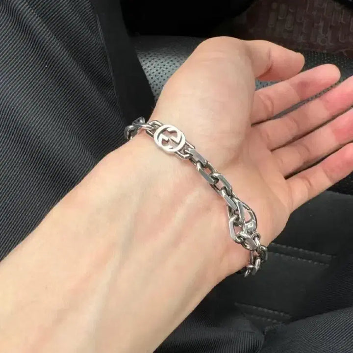 [BUNJANG] Gucci Silver GG Logo Bracelet Unisex / 구찌 실버 GG 로고 팔찌 남녀공용