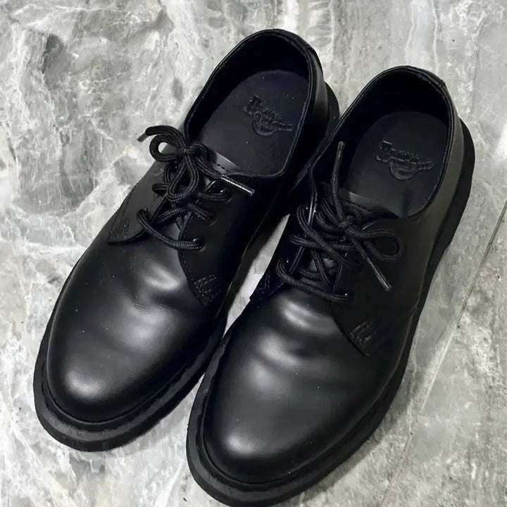 [BUNJANG] Dr. Martens 1461 3-Eye Mono Black Shoes / 닥터마틴 1461 3홀 모노 블랙