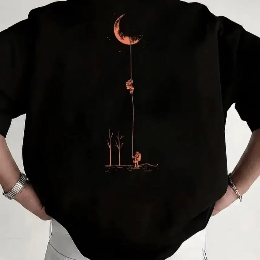 [BUNJANG] Black Half-Sleeve T-Shirt with Crescent Moon Print / 새상품 블랙 반팔 면티셔츠 달 프린팅