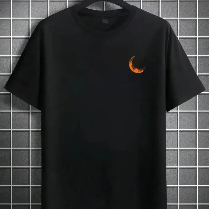 [BUNJANG] Black Half-Sleeve T-Shirt with Crescent Moon Print / 새상품 블랙 반팔 면티셔츠 달 프린팅
