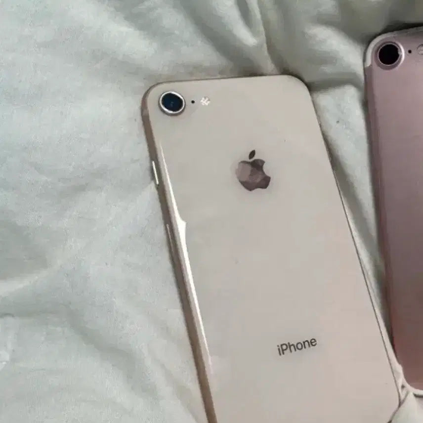 [BUNJANG] Apple iPhone 8 Rose Gold 64GB (Second Phone/Photography) / 아이폰 8 로즈골드 배터리 성능 최대치 100공기계 세컨폰 사진용 64
