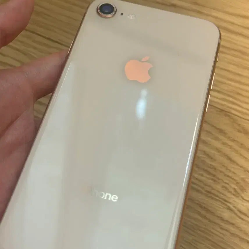 [BUNJANG] Apple iPhone 8 Rose Gold 64GB (Second Phone/Photography) / 아이폰 8 로즈골드 배터리 성능 최대치 100공기계 세컨폰 사진용 64