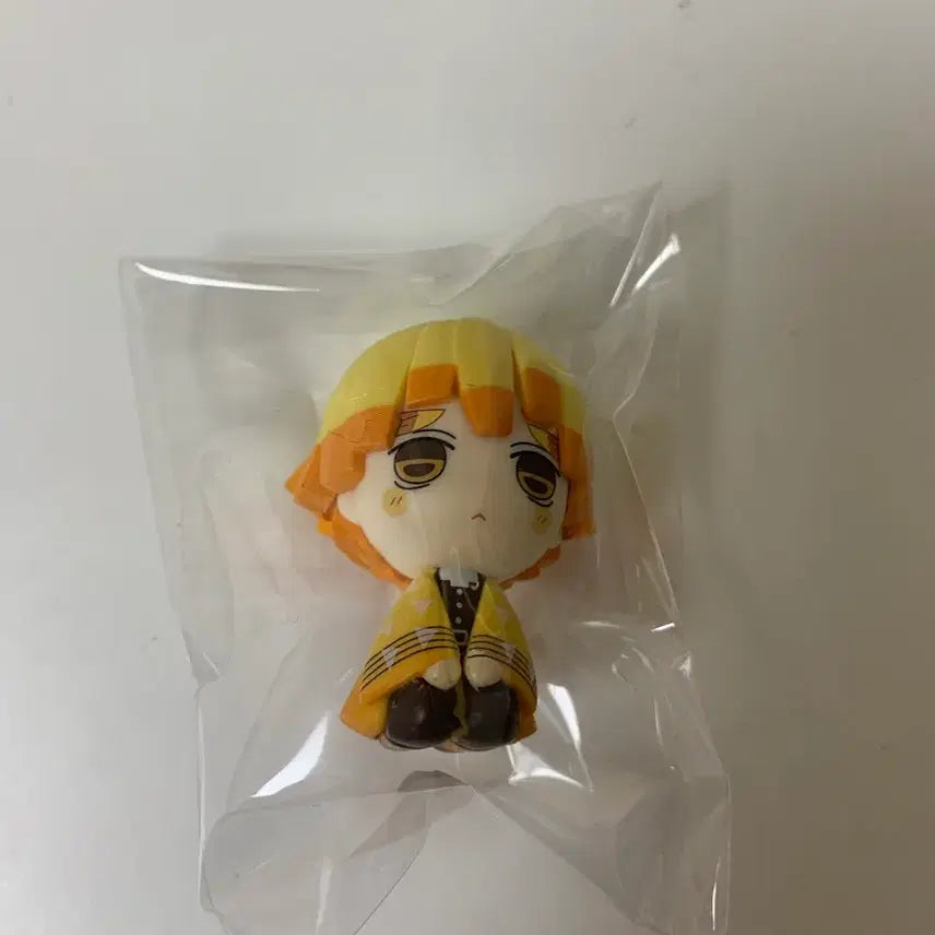 [BUNJANG] Kimetsu no Yaiba Zenitsu Open Display Gacha Figure / 귀칼 젠이츠 개봉 디피 가챠