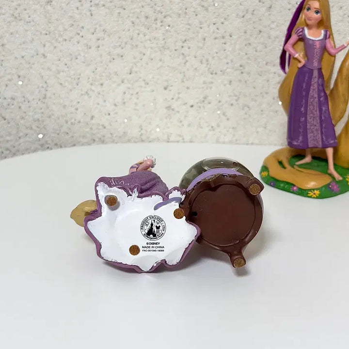 [BUNJANG] Disney Tangled Rapunzel Snow Globe Figure Ornament Set / (진짜 아끼던 희귀 상품들)디즈니 라푼젤 스노우글로브 피규어 오너먼트