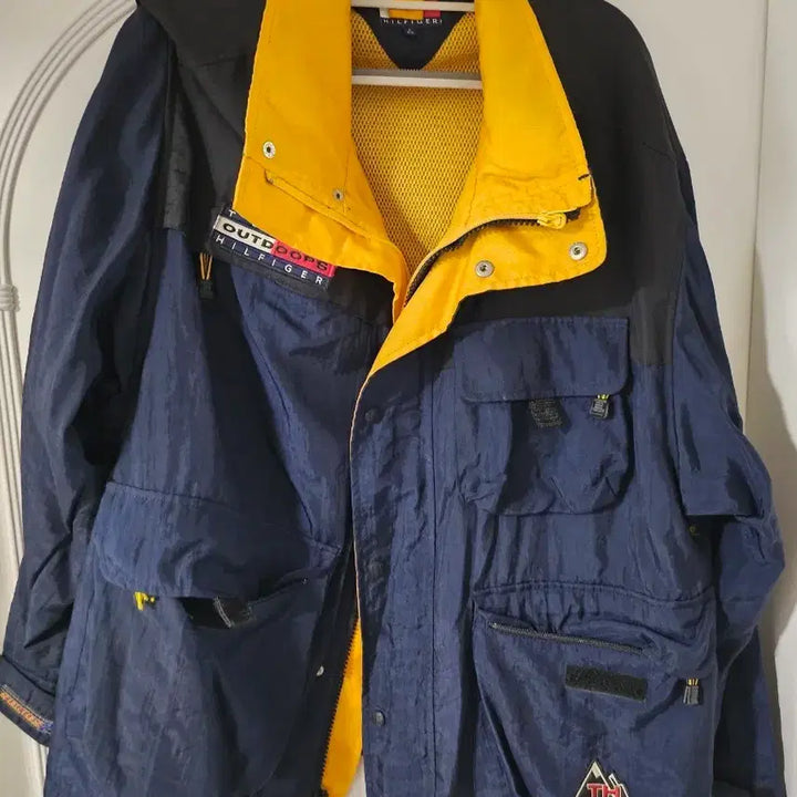 [BUNJANG] Tommy Hilfiger Outdoor Old School Jacket Navy/Yellow / 타미힐피거 아웃도어 올드스쿨 자켓 네이비/옐로우