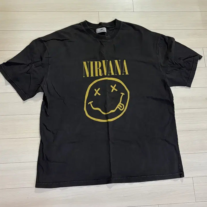 [BUNJANG] Nirvana Smile Logo Black T-Shirt (Free Size) / 너바나 스마일 로고 블랙 반팔티 Free 사이즈