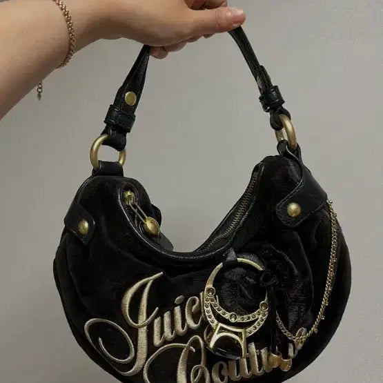 [BUNJANG] Juicy Couture Black Velvet Shoulder Bag / 쥬시꾸뛰르 가방 블랙 벨벳 숄더백