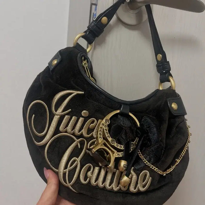 [BUNJANG] Juicy Couture Black Velvet Shoulder Bag / 쥬시꾸뛰르 가방 블랙 벨벳 숄더백