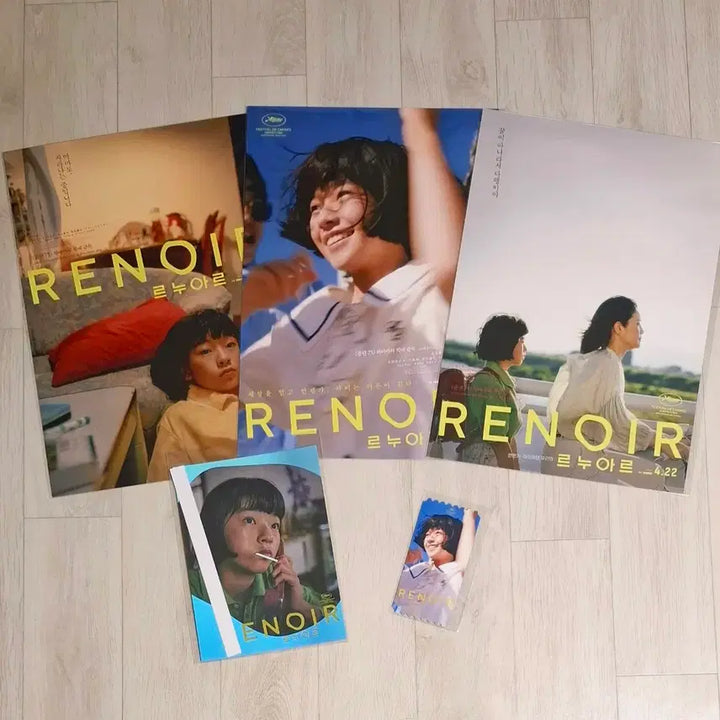 [BUNJANG] Renoir Original Ticket, Poster, and Photobook Bundle Set / (5종일괄) 르누아르 (포스터 3종+오리지널티켓+오티북)